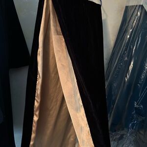 Elegant Black Velvet Shall with Gold Lining